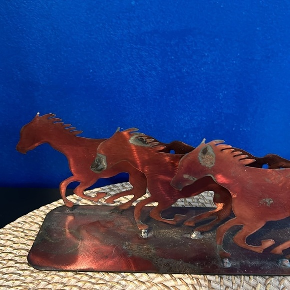 Unsigned 3D Western Copper Metal 3 Horse Art Sculpture on Base 14.5” W x 4.5” T - Picture 2 of 5